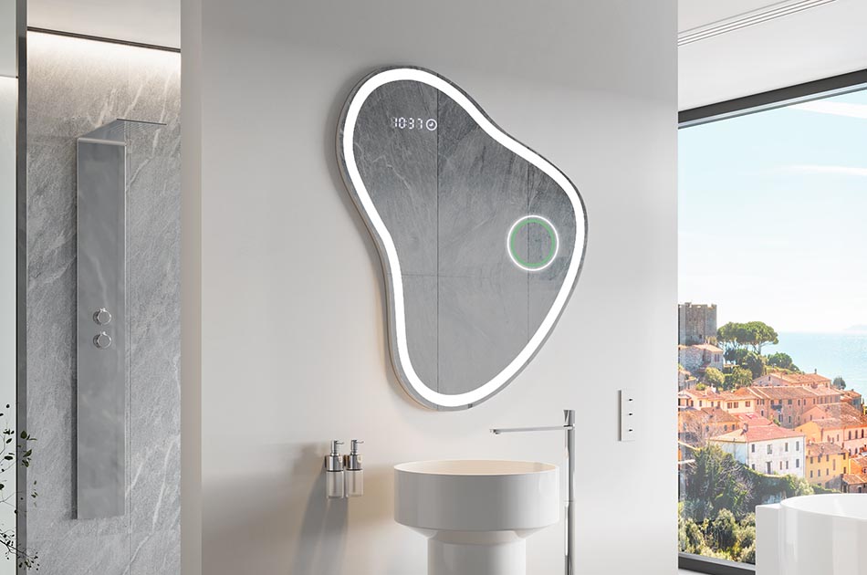 Uregelmæssigt spejl med blødt ambient-belysning til et elegant interiør | ARTFORMA