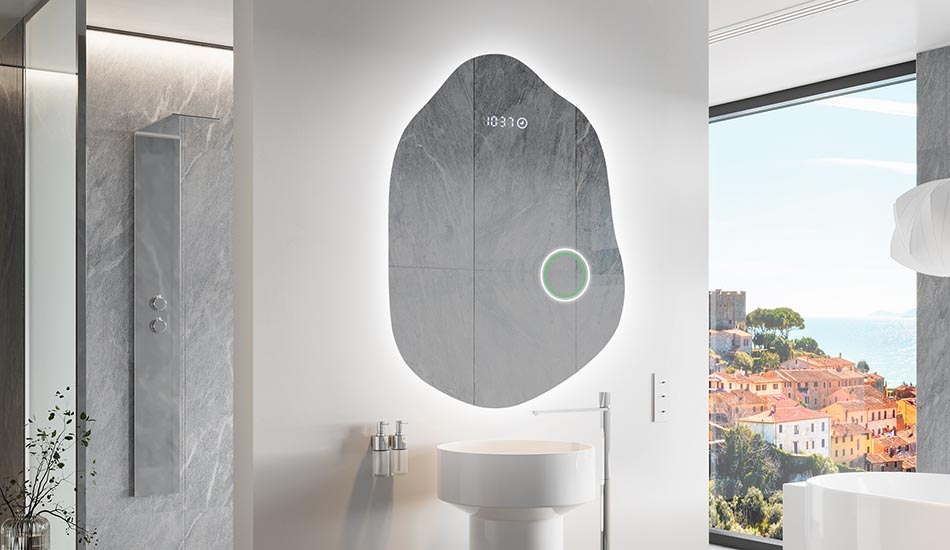 Uregelmæssigt spejl med blødt ambient-belysning til et elegant interiør | ARTFORMA