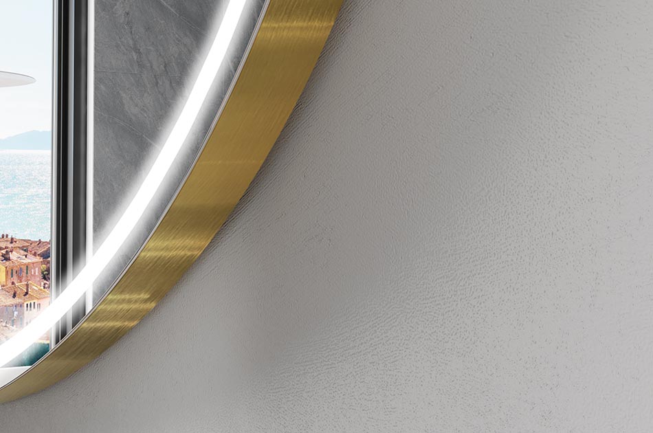 Uregelmæssigt spejl med blødt ambient-belysning til et elegant interiør | ARTFORMA