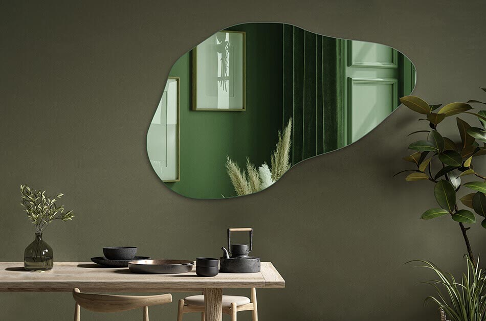 Et spejl, som du kan få med forskellige glasfarver, er en funktionel og elegant tilføjelse, der passer til enhver indretning. Vælg spejlglassets farve, der passer til dine individuelle behov og til rummets stil. Der findes en række forskellige glasfarver, herunder guld og grafit. Spejlet kan bruges i alle rum, f.eks. på badeværelset, i soveværelset, i gangen eller i stuen. Enkel montering og daglig vedligeholdelse.