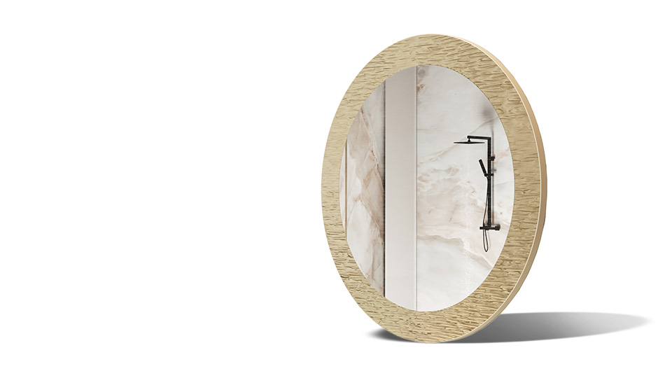 Spejl i ramme med metaldekoration. Symbol på moderne elegance