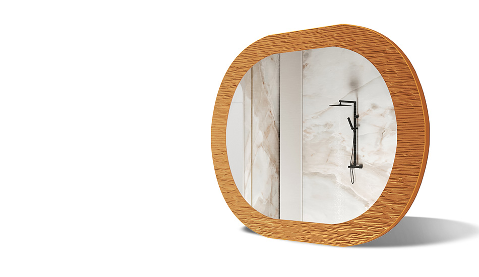 Spejl i ramme med metaldekoration. Symbol på moderne elegance