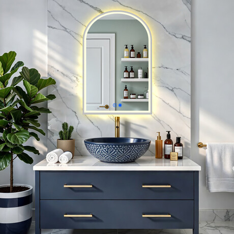 Uregelmæssigt LED-belyst spejl – 60x90/70x100 cm i en sølvfarvet aluminiumsramme #8